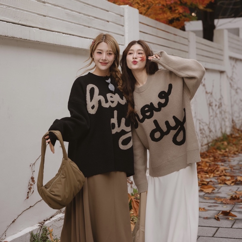 HOWDYCOAT - HOWDY SWEATER (พร้อมส่ง สินค้าใหม่ ของแท้ 100%) | Shopee ...