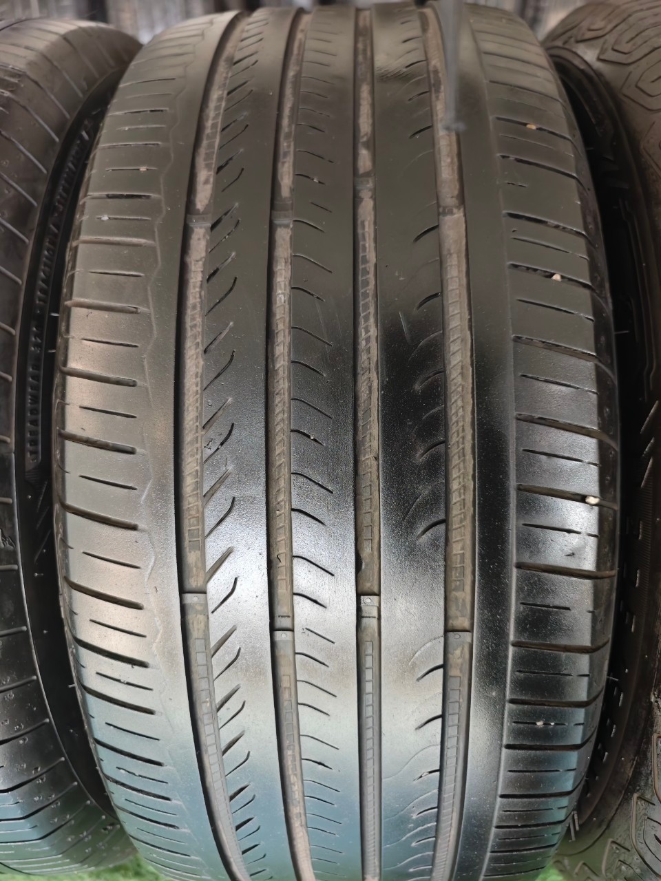 ยางเปอร์เซ็นต์ Goodyear ขนาด 255 55 R16 ปี 22 มี 4 เส้นราคาเส้นละ 800 ...