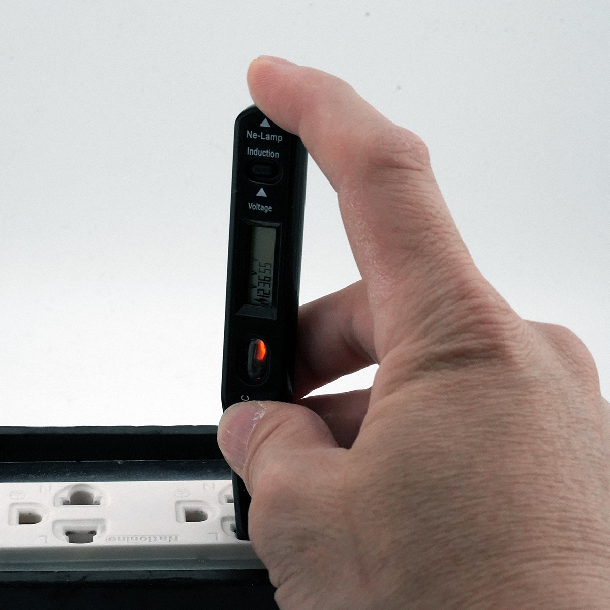 Yosh yigitni sikayotgan keksa ayol surati