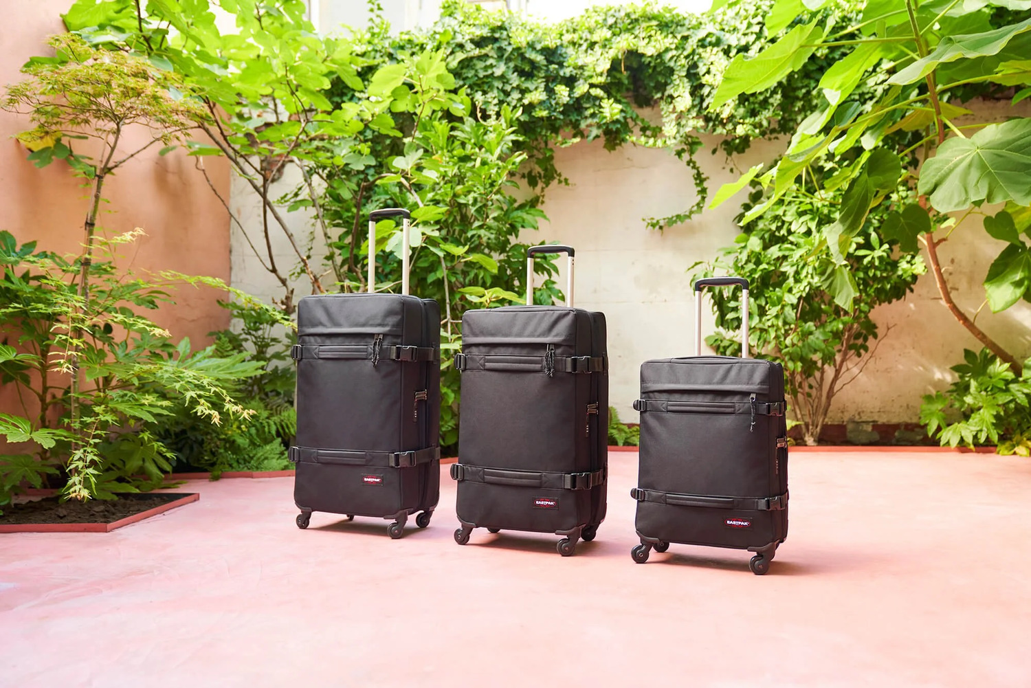 Eastpak TRANSIT' R Wheeled Duffel Travel Bag / Softside Luggage กระเป๋า ...