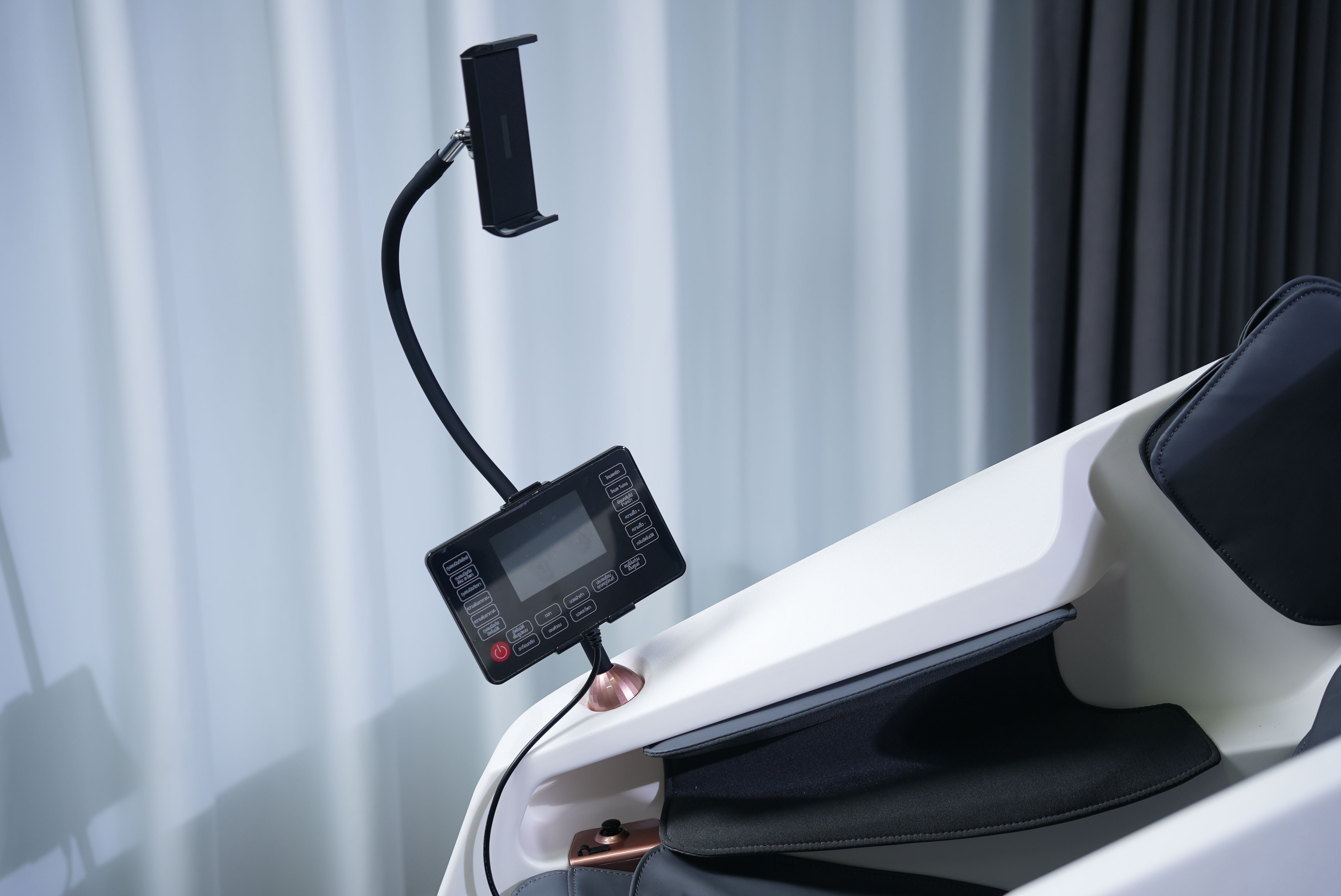 XUTI รุ่น E7X เก้าอี้นวดไฟฟ้า 12 โปรแกรมอัตโนมัติ สีเทา มอบประสบการณ์การนวดผ่อนคลายเหนือระดับมาตรฐาน มอก.