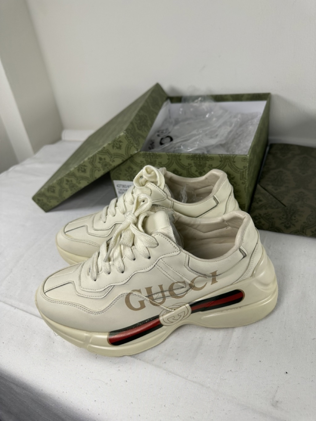 พร้อมส่ง> Gucci Rhyton Collection Gucci รองเท้าผ้าใบแพลตฟอร์ม หนัง ลาย ...