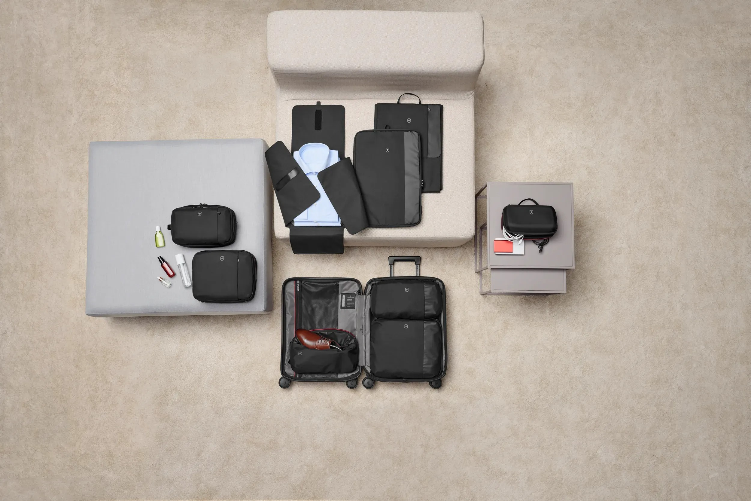 Victorinox TRAVEL ESSENTIALS Tech Pouch (653375) กระเป๋าเก็บอุปกรณ์ ...