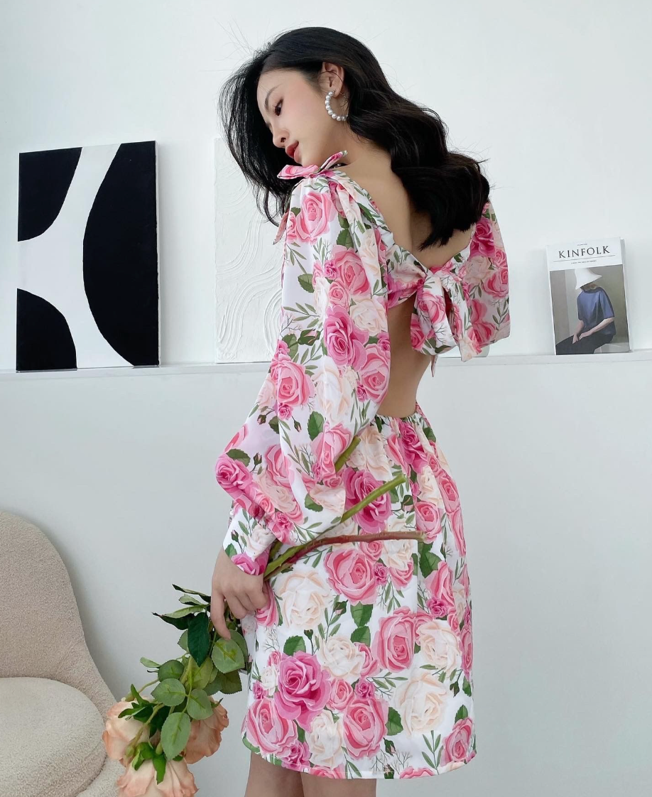เผยความสง่างามเจิดจรัสในชุด 