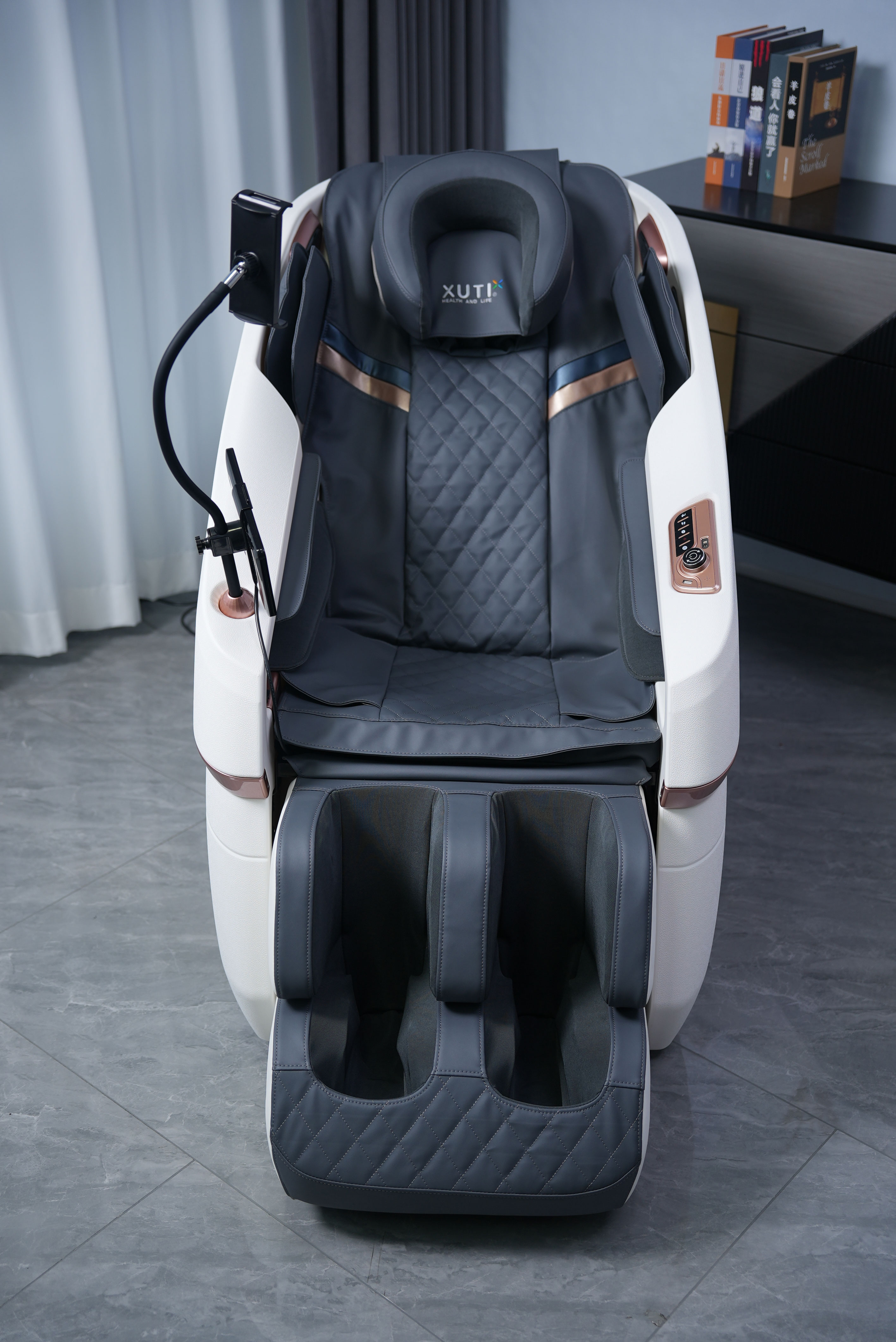 XUTI รุ่น E7X เก้าอี้นวดไฟฟ้า 12 โปรแกรมอัตโนมัติ สีเทา มอบประสบการณ์การนวดผ่อนคลายเหนือระดับมาตรฐาน มอก.