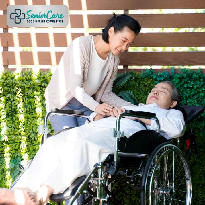 Synergy รุ่น Sleep Up รถเข็นผู้ป่วยปรับเอนนอน 180 องศา พร้อมหมอนรองคอ