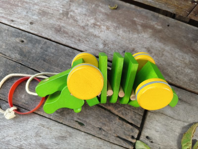 รถไม้ลากจูง แบรนด์ Plantoys มือสอง หลายรุ่น Dancing Alligator /Pull ...