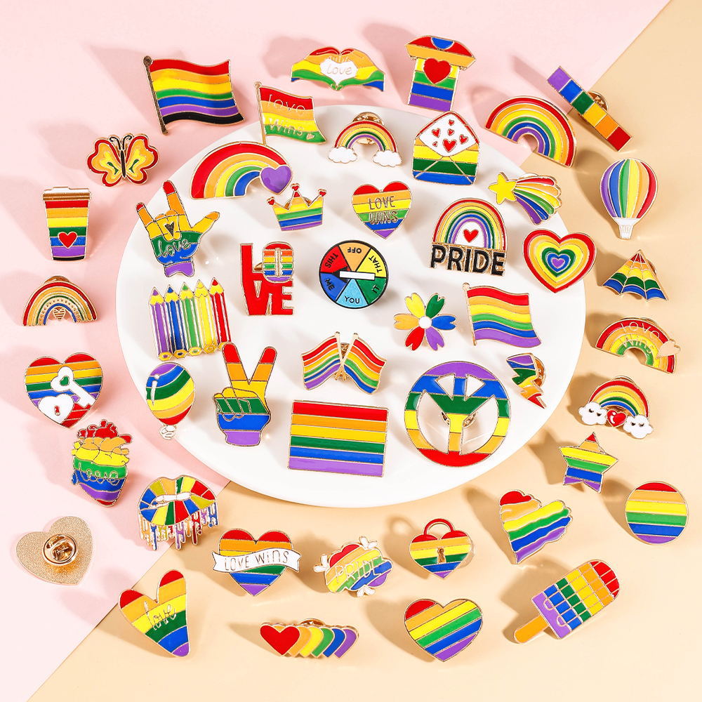 LGBT เข็มกลัด รูปธงหัวใจ สีรุ้ง เข็มกลัด รูปธง Love Is Love Rainbow ...