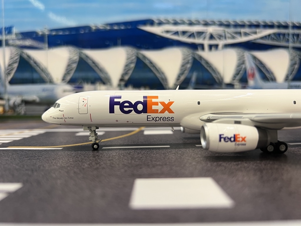 Gemini Jets [G2FDX981] 1:200 FedEx Express B757-200SF N921FD | Shopee ...