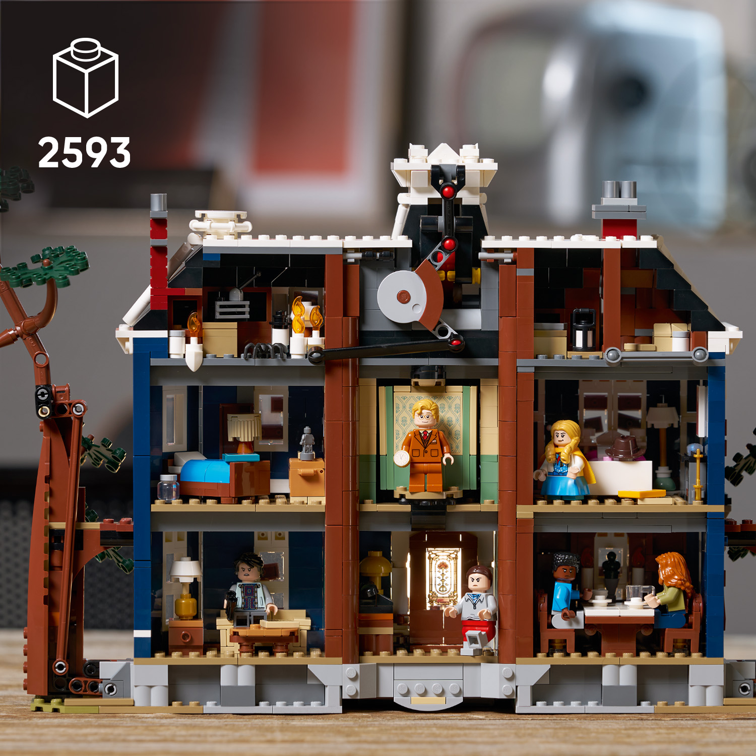LEGO Icons 11370 Stranger Things: The Creel House (2593 Pieces ...