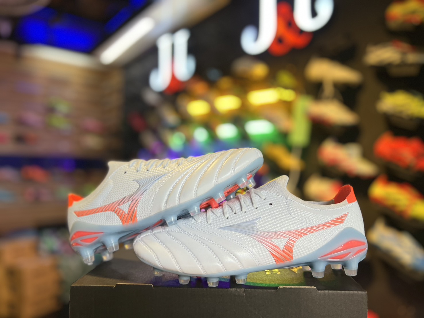 รองเท้า สตั๊ด ฟุตบอล นก มิซูโน่ Mizuno Morelia Neo V Beta Japan รุ่นท็ ...