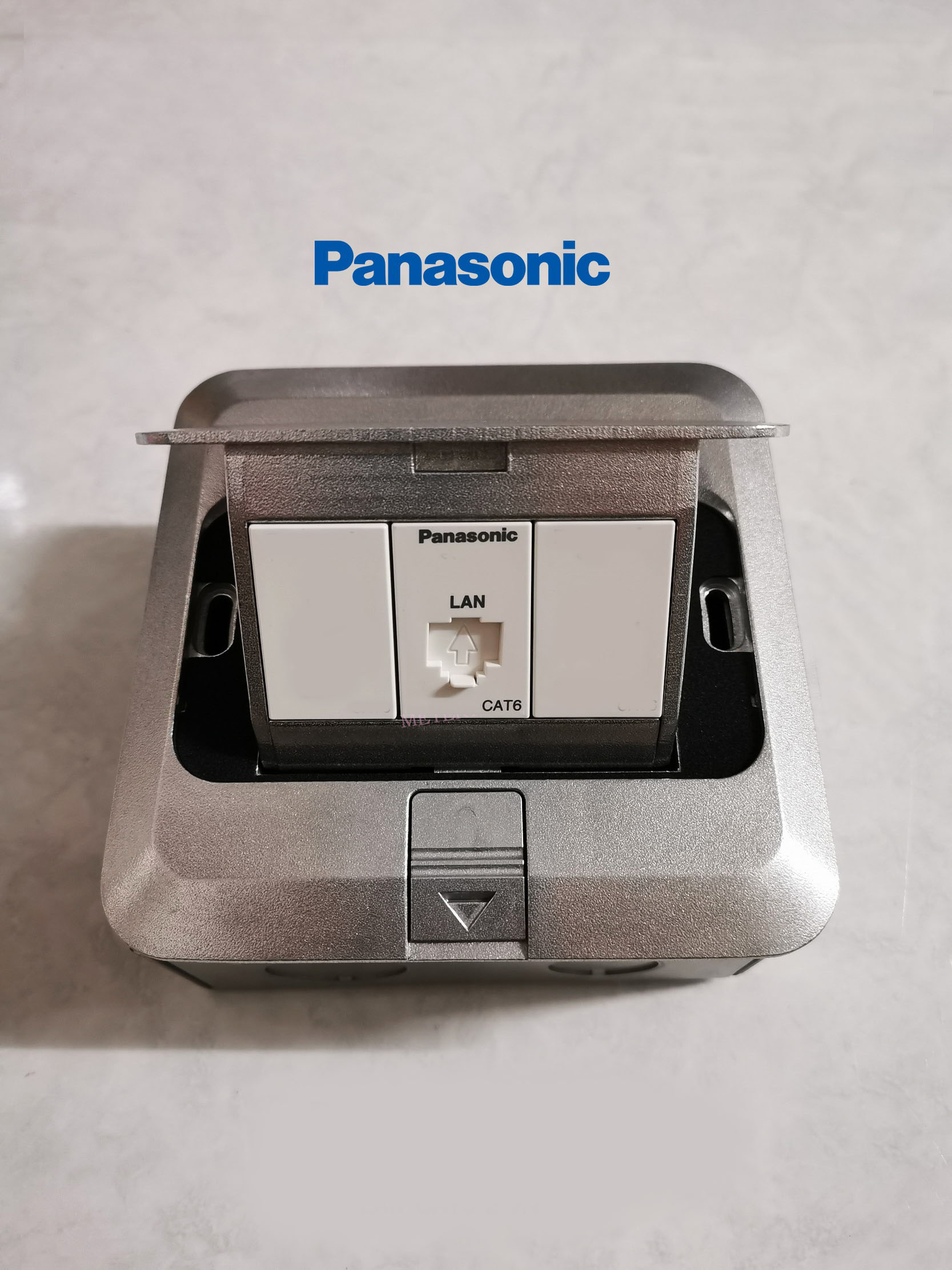 Panasonic เต้ารับ LAN CAT6 พานาโซนิค Pop Up Floor Outlet Duplex ...