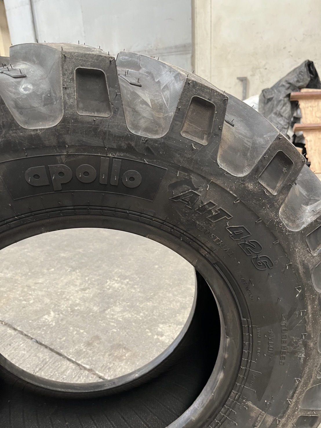 ยางรถไถ Apollo รุ่น AIT426 ขนาด 12.5/80-18 ผ้าใบ12ชั้น ยางปี22 | Shopee ...