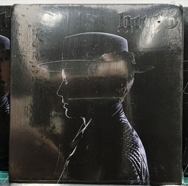 CD HUGO ALBUM ดำสนิท อัลบั้ม “ดำสนิท” คือการกลับมาทำอัลบั้มเพลงไทยอีก ...