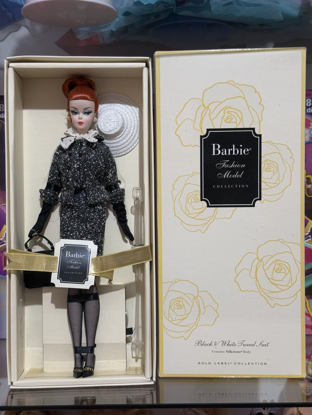 สาวสวยลูกคุณหนู Silkstone Barbie Black White Tweed Suit Repack