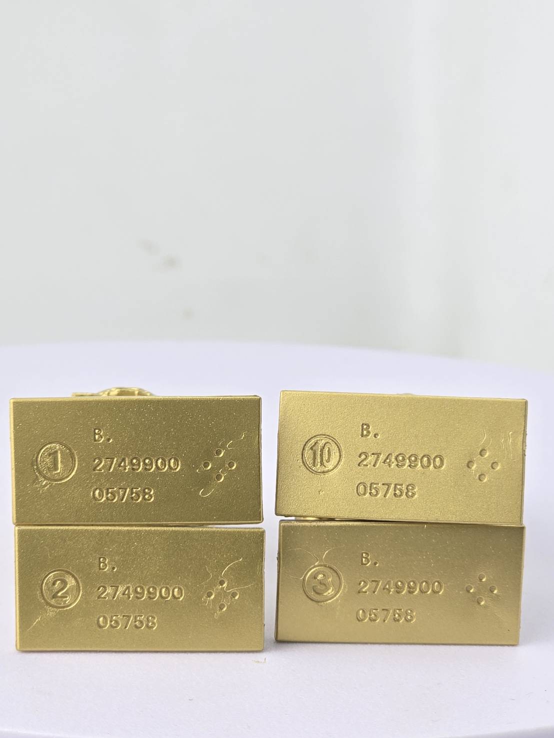 Kamen Rider Chocolate Snacks Gold Figures มาสค์ไรเดอร์ คาเมนไรเดอร์ ...
