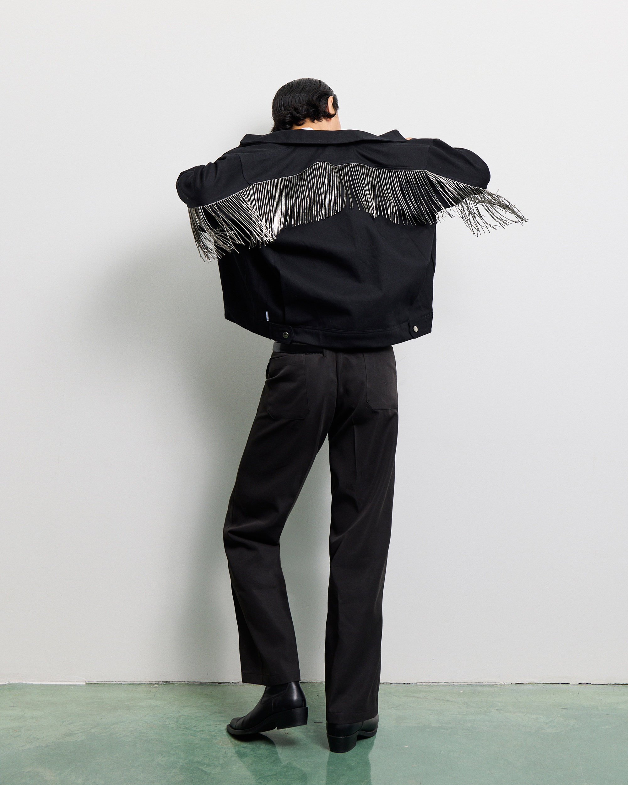 Hunter Studios - เสื้อเชิ้ตทรงหลวม ตกแต่งระบายคริสตัล ผ้าเดนิม รุ่นGun ...