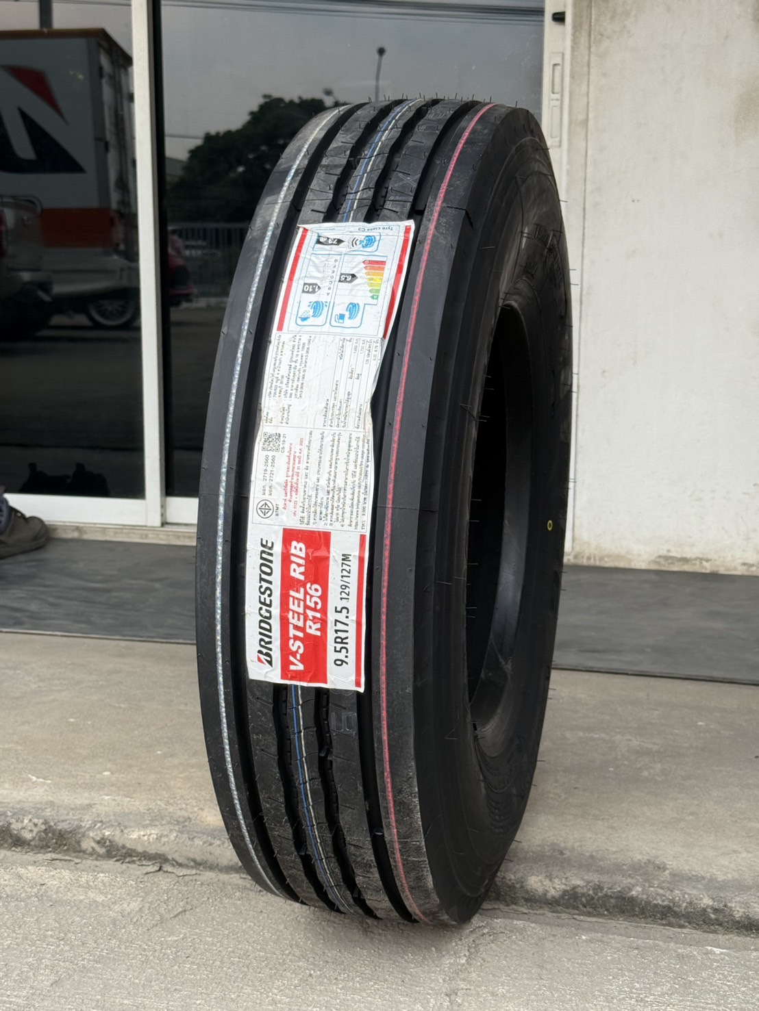 ยางบรรทุกบริสโตน Bridgestone รุ่น V-STEEL RIB R156 ขนาด 9.5R17.5 ยางปี ...