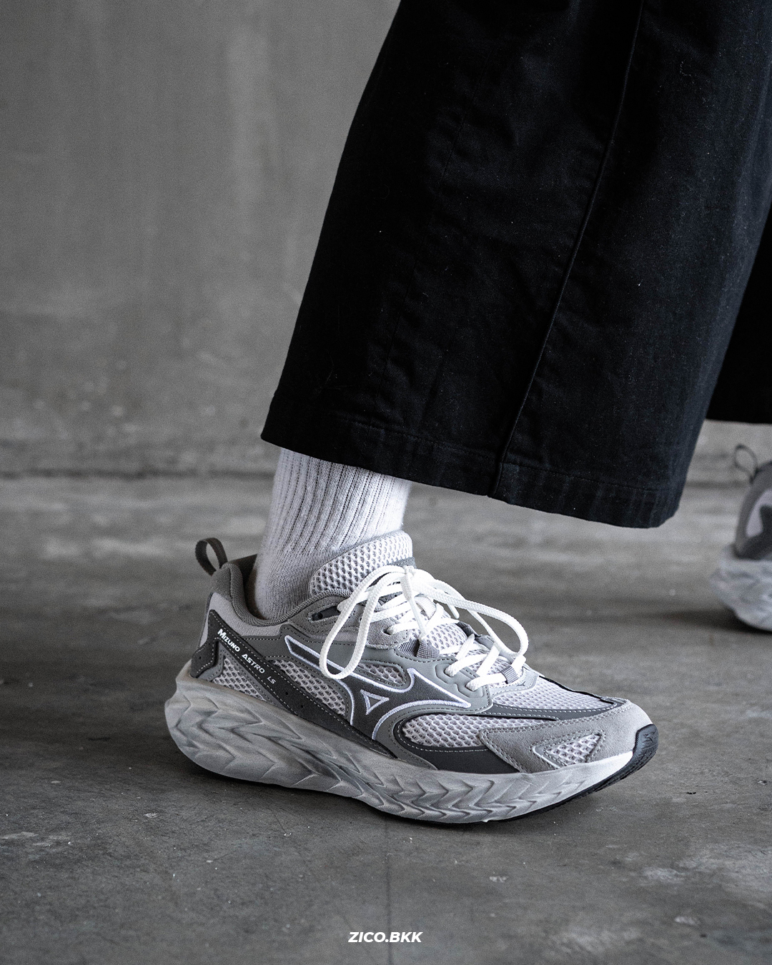 Mizuno Astro LS (Gray) | Shopee Thailand