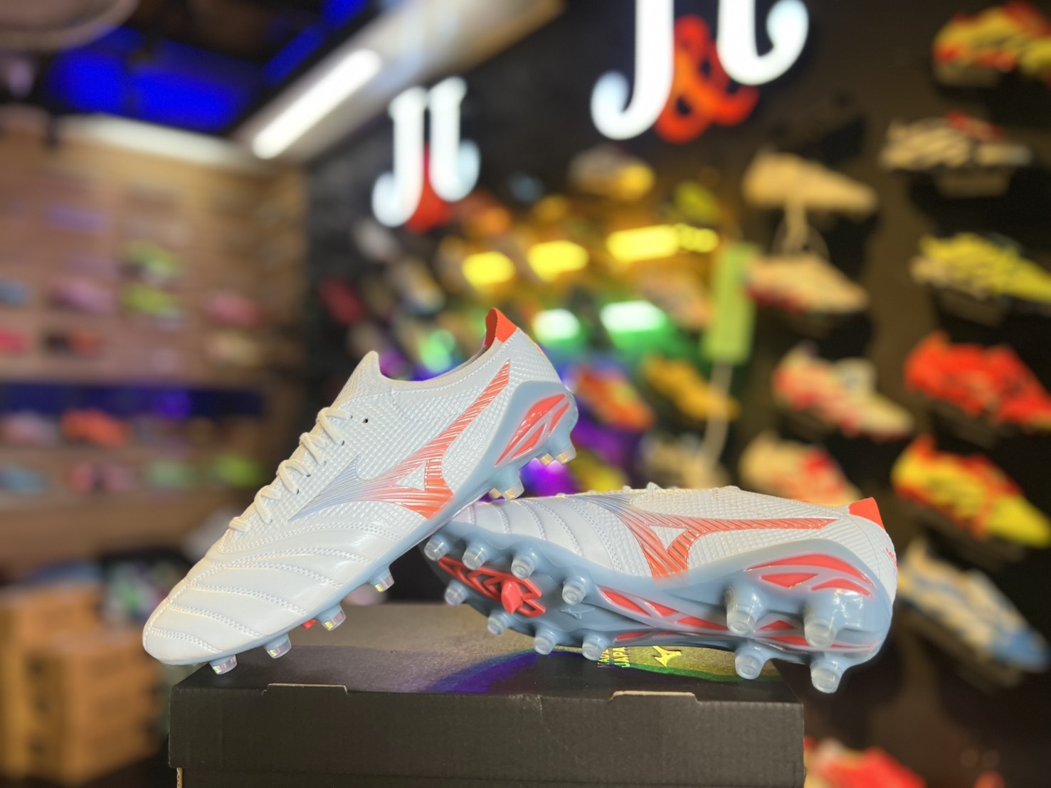 รองเท้า สตั๊ด ฟุตบอล นก มิซูโน่ Mizuno Morelia Neo V Beta Japan รุ่นท็ ...