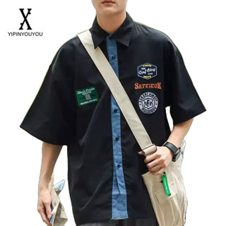 YIPINYOUYOU เสื้อเชิ้ตแขนสั้นสไตล์อเมริกันเรโทร เสื้อเชิ้ตปักลายสไตล์ฮ่องกง เสื้อแจ็คเก็ตแขนสั้นแฟชั่น