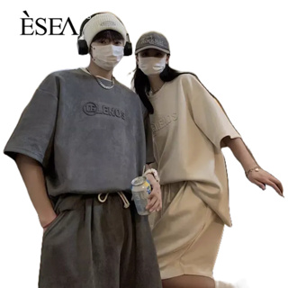 ESEA เสื้อยืดผู้ชาย ins ชุดสูทคู่เรียบง่ายสบาย ๆ เสื้อยืดเหมาะกับอารมณ์กางเกงขาสั้นแนวฮาราจูกุ