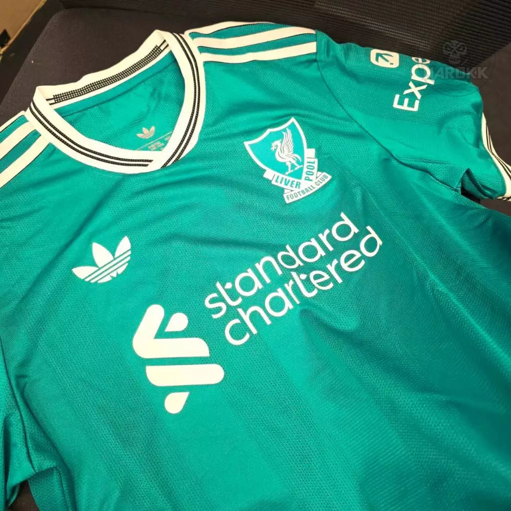 LIVERPOOL 3TRD PLAYER ลิเวอร์พูลเพเยอร์ชุด 3 สีเขียว ของแท้100% ...