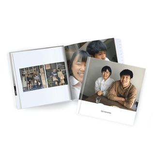 Photobook: โฟโต้บุ๊คปกแข็ง 8x8 อัลบั้มรูป ของขวัญวันครบรอบ - ทำเองบนแอป, 20 หน้า