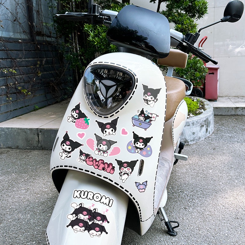 สติกเกอร์-ลายการ์ตูนคุโรมิน่ารัก-กันน้ํา-กันรอยขีดข่วน-สําหรับติดตกแต่งหมวกกันน็อค-รถจักรยานยนต์ไฟฟ้า-รถยนต์