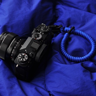 [น้ําหนักเบา และเงา] สายคล้องข้อมือ หนังวัวแท้ ปลดเร็ว สีฟ้า สําหรับกล้องถ่ายภาพ DURAFLEX Canon R6 SLR