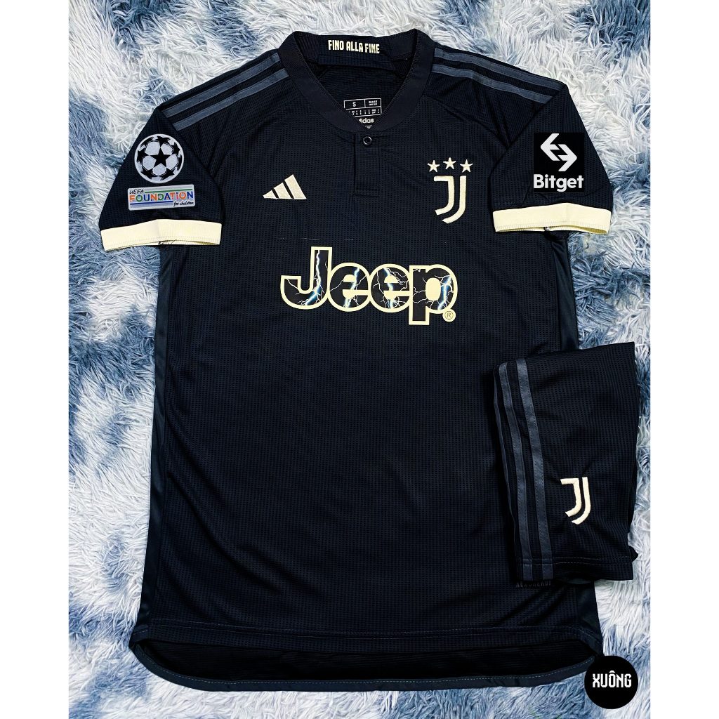 Juve - ชุดสนามฟุตบอลยูเวนตุสในปี 2024-2025 รุ ่ นพัดลมมาตรฐานซุปเปอร ์