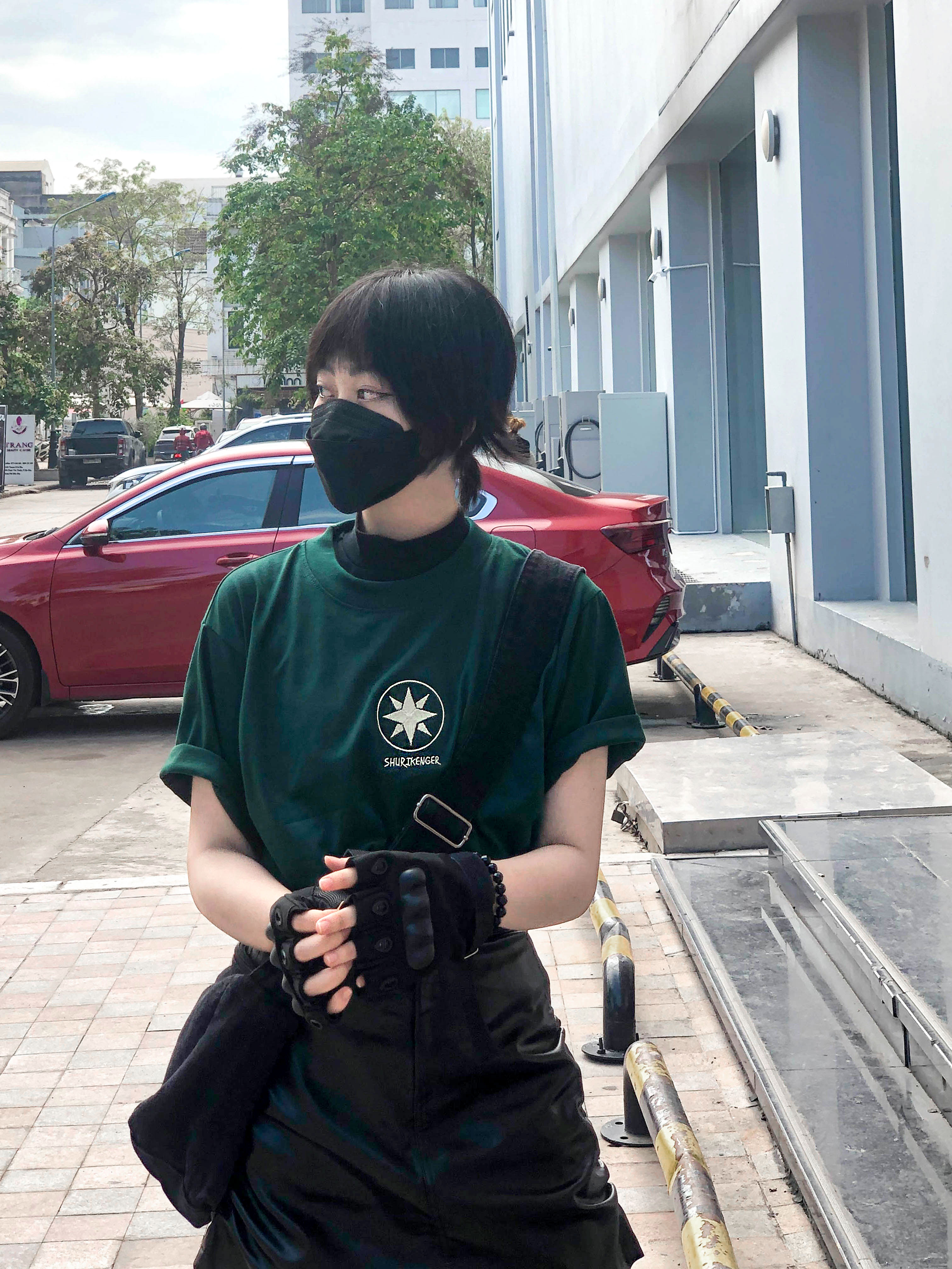 เสื้อยืดโอเวอร์ไซส์สําหรับผู้ชายและผู้หญิง Unisex พร้อมเย็บปักถักร้อย ...